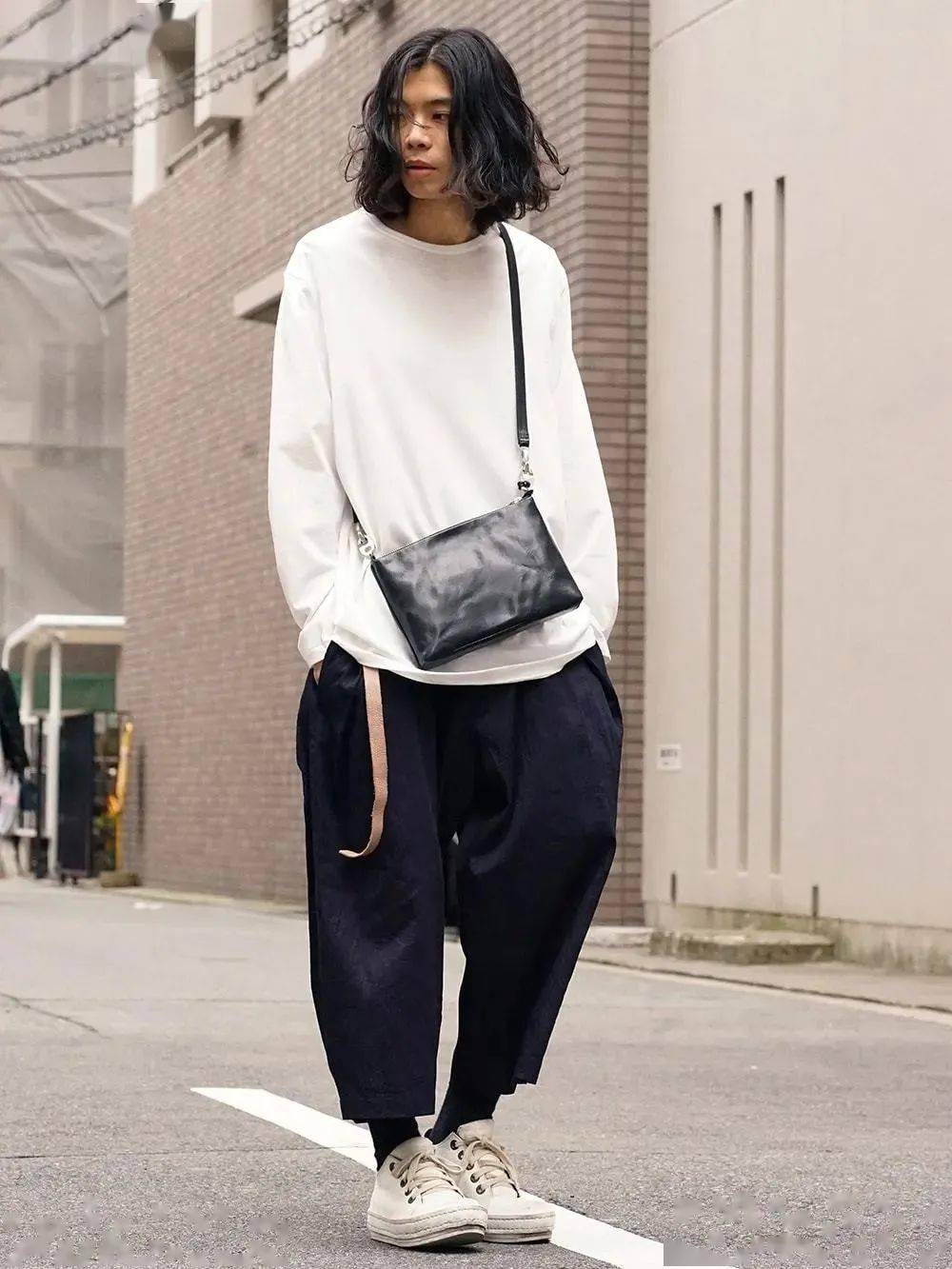 *
短裤搭配好了 女人叫你型男！搭配欠好唤你作“姐妹”|十大外围足球平台app(图13)