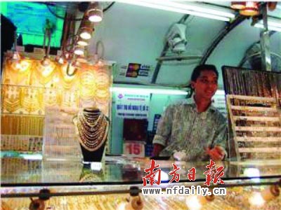 十大外围足球平台app_2020夏天不能没有的三双鞋,型男们都集齐了?(图2) 十大外围足球平台app