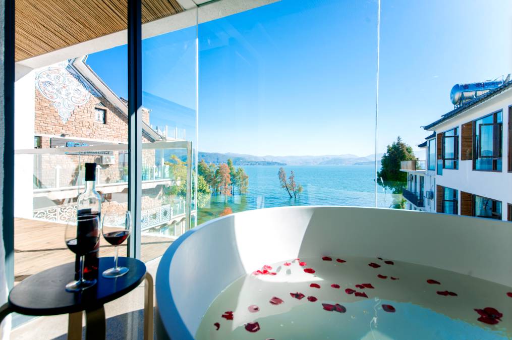 BBC记者乘机航拍南海岛礁 解放军警告驱离(图)‘十大外围足球平台app’(图2) 十大外围足球平台app